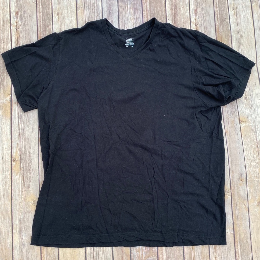 Alfani v-neck t-shirt  sz L